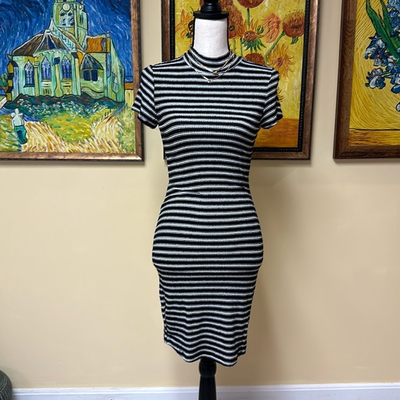 Active USA Dresses & Skirts - Ribbed striped body con dress